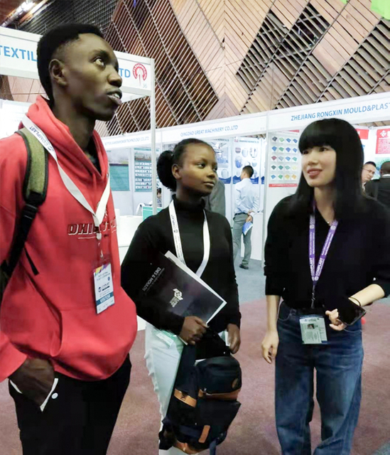l'exposition kenya de l'usine de fabrication de sacs non tissés