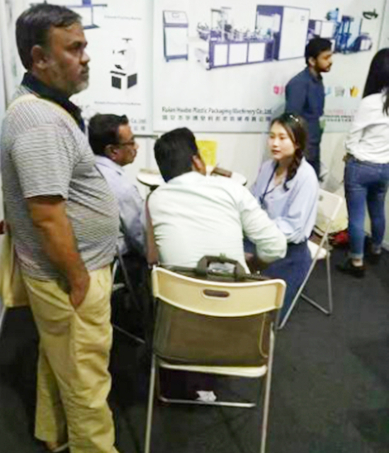 l'exposition du Bangladesh de la société de machines à refendre les non-tissés