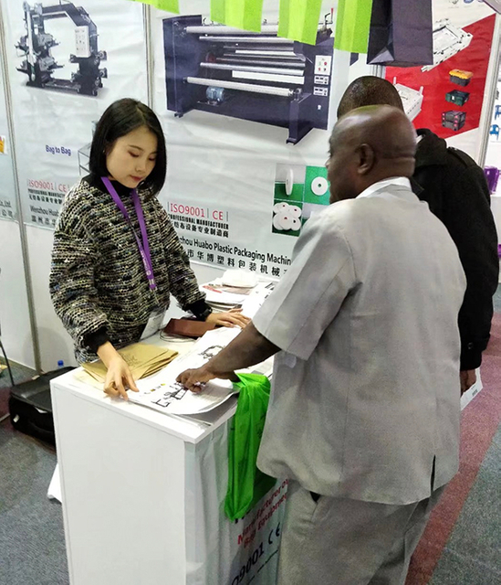 l'exposition kenya de l'usine de fabrication de sacs non tissés