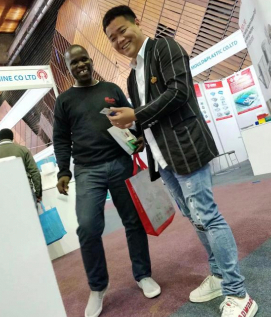 l'exposition kenya de l'usine de fabrication de sacs non tissés