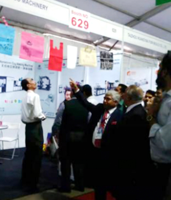 l'exposition du Bangladesh de la société de machines à refendre les non-tissés